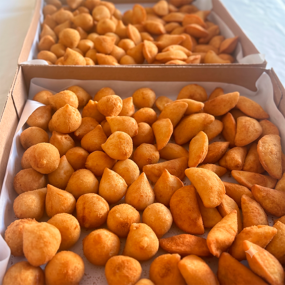 Salgados para festa variados da Iara Barcellos Doceria